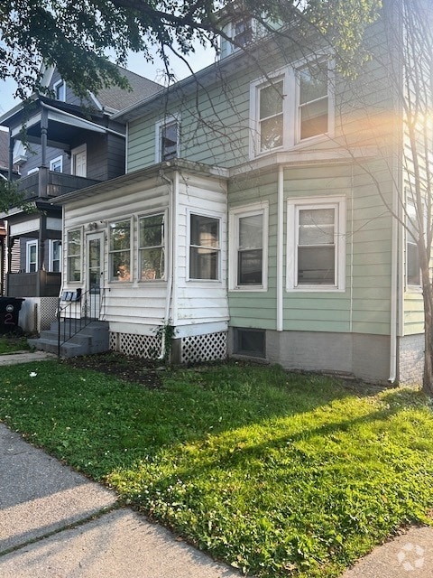 Building Photo - 82 N Hamilton St