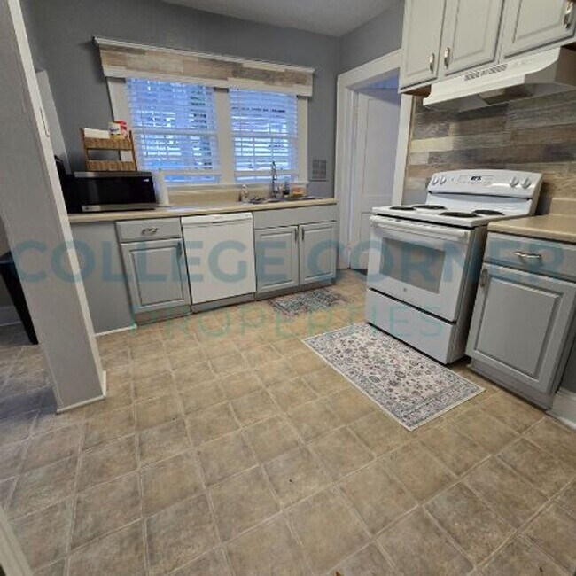 Building Photo - 139 Rosedale Cir