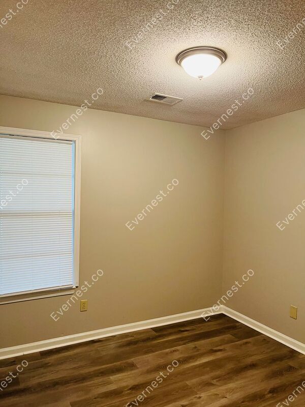 Building Photo - 7091 Hampton Dr