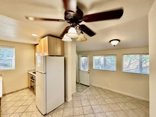 Building Photo - 326 Chamberlain Ave