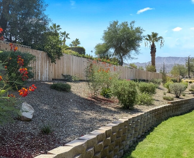 Building Photo - 72309 Blueridge Ct