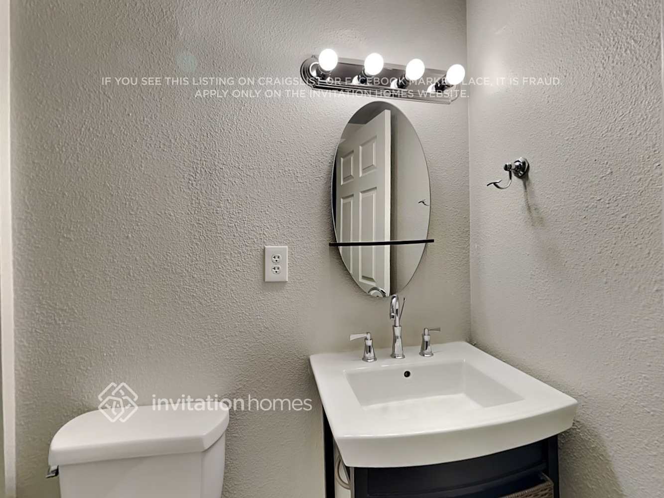 Building Photo - 3884 S Truckee Ct