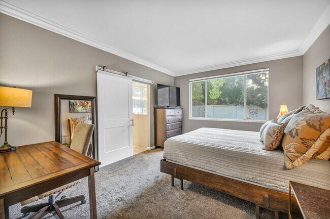 Building Photo - 4731 Ellicott Wy