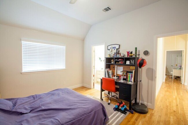 Building Photo - 1614 Thoroughbred Ln