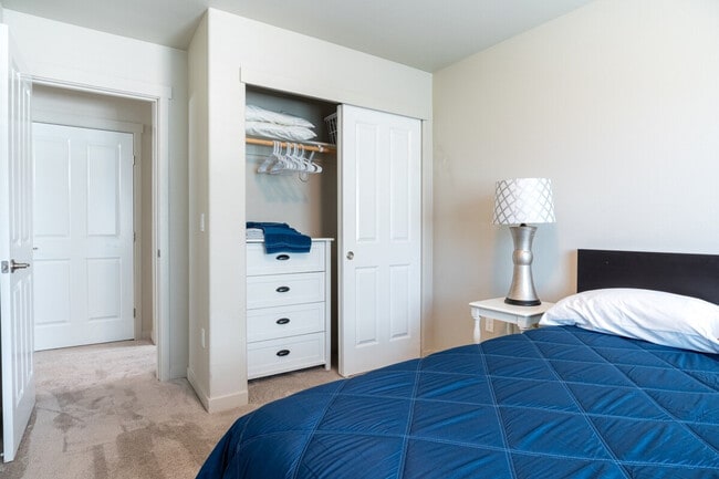 Building Photo - 5706 W 1st Pl