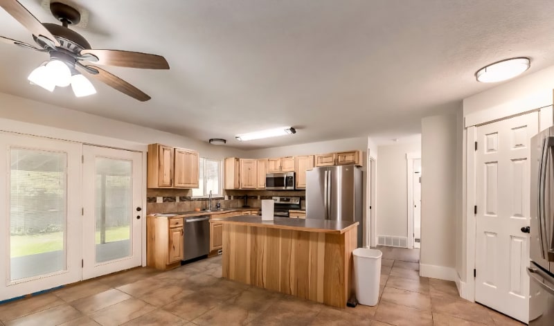 Building Photo - 7899 Apache Ln