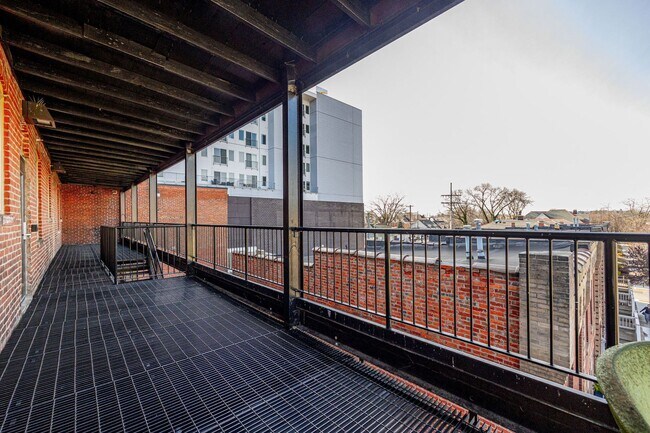 Building Photo - Fully Furnished 1 Bedroom in the heart of Short North!