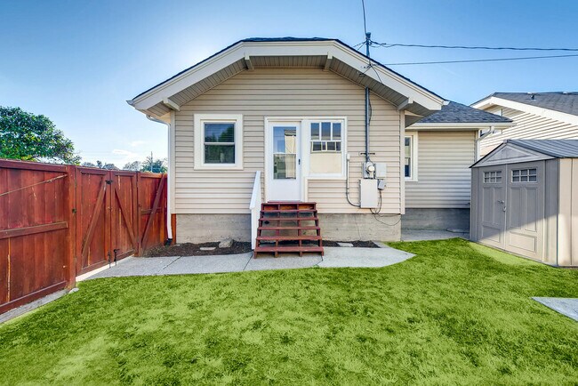 Building Photo - Stadium Home N Tacoma