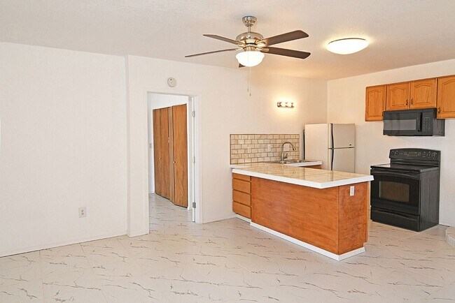 Building Photo - 6621 Vista Hermosa
