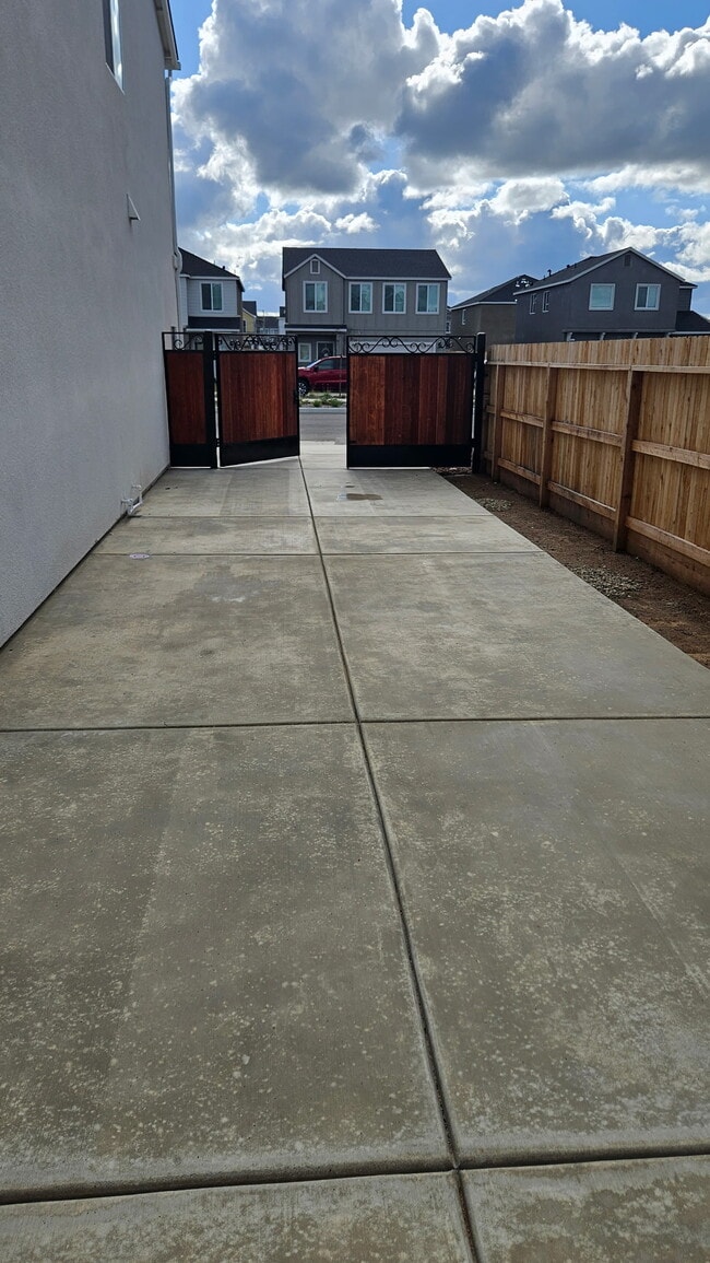 Building Photo - 4417 Hampton Wy