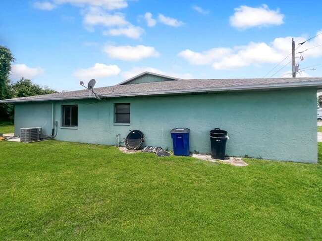 Building Photo - 17582 Cypress Point Rd