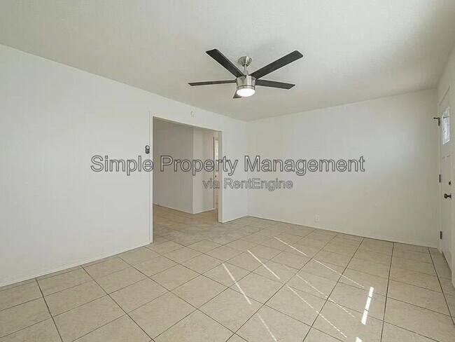 Building Photo - 605 NW 113th St