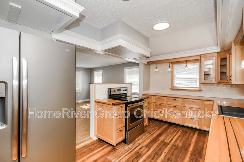 Building Photo - 2238 Cosmos Dr