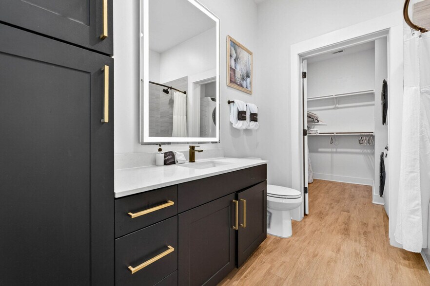 Building Photo - 1116 Gramercy Ln