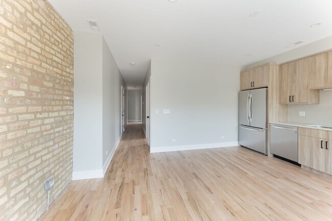 Building Photo - 2537 N Campbell Ave