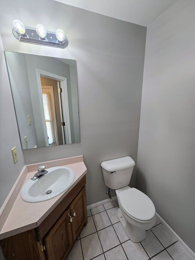 Building Photo - 1578 Pinewind Dr