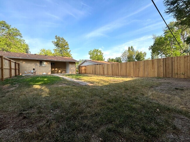 Building Photo - Beautifully Remodeled Duplex in Great Fort Collins Location!