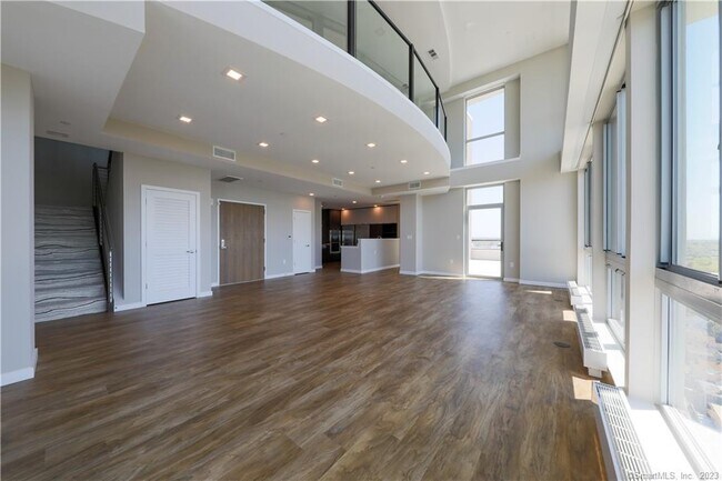 Building Photo - 850 Pacific St