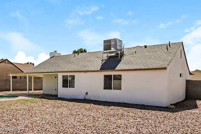 Building Photo - 6538 W Kings Ave