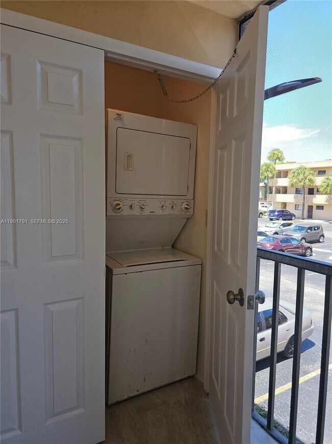 Building Photo - 8415 SW 107th Ave