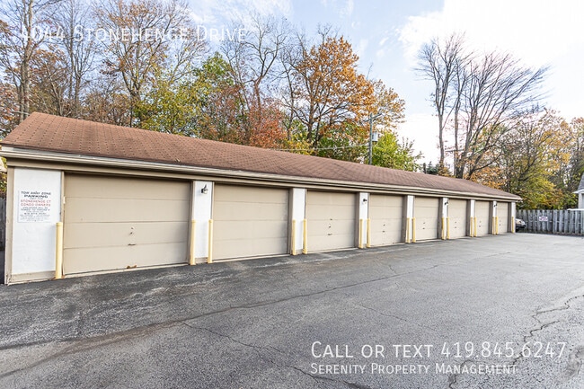 Building Photo - 4044 Stonehenge Dr