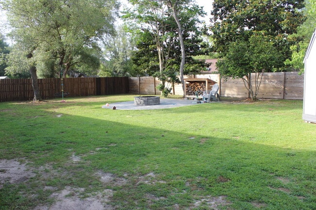 Building Photo - 334 Jamaica Way