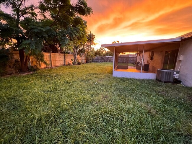 Building Photo - Location Annual Single Fam Rental Pets ok