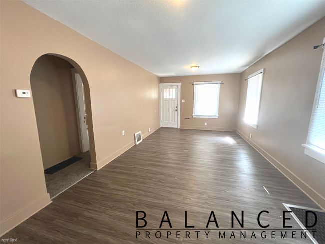 Building Photo - 2 br, 1 bath House - 1007 SW Watson Ave