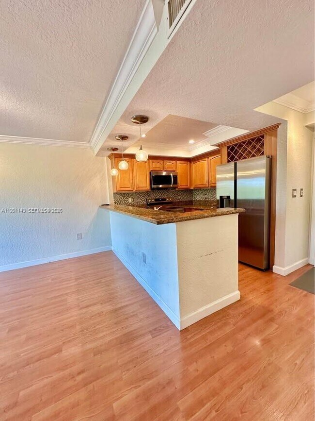 Building Photo - 151 NE 16th Ave