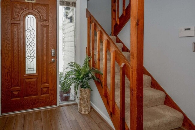 Building Photo - 122 Sherwood Cir