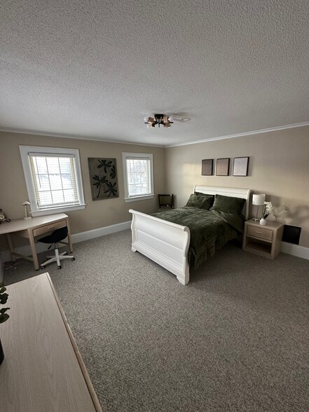 Building Photo - 201 Salt Springs Rd