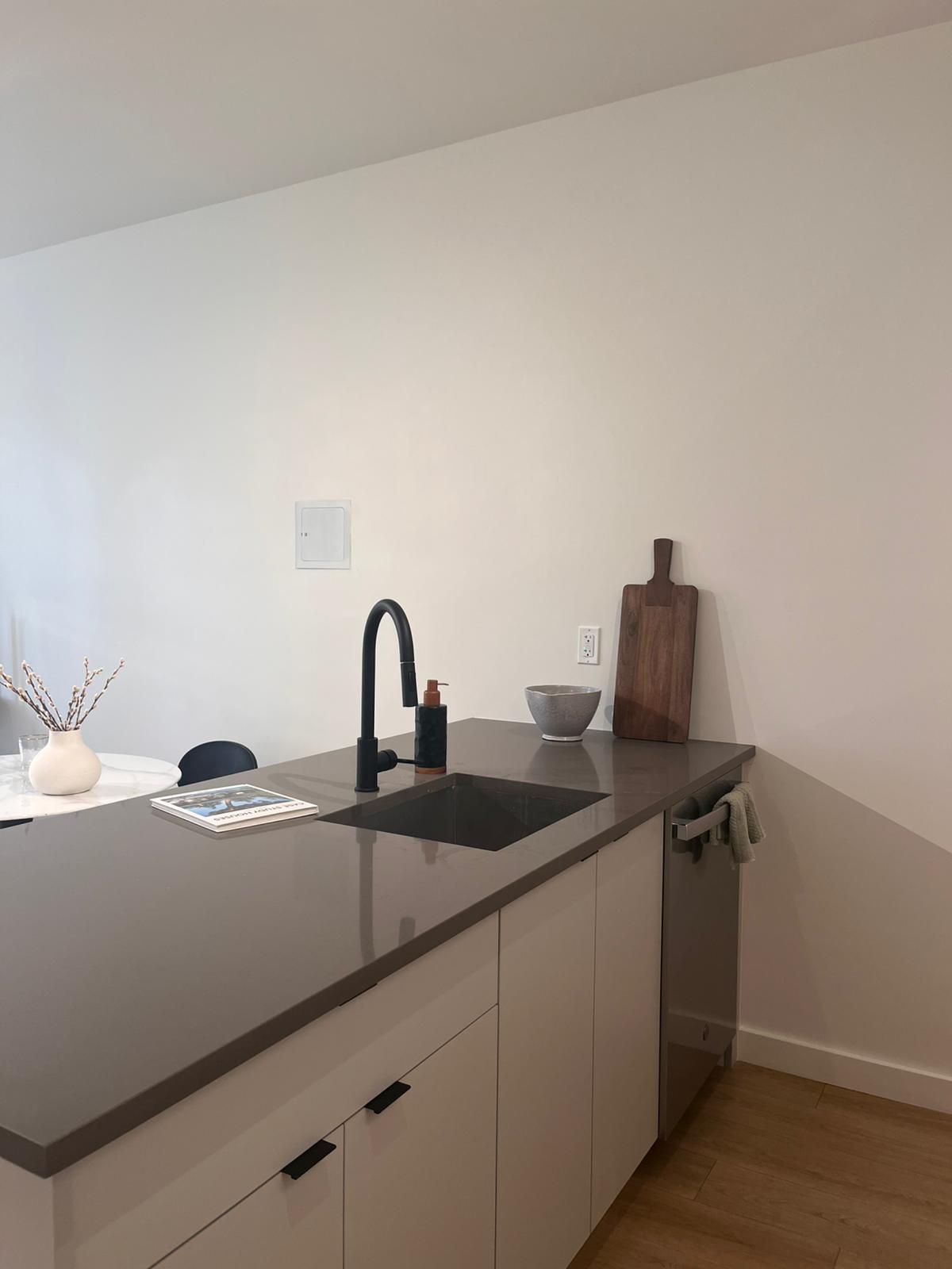 Building Photo - 329 Pacific Ave