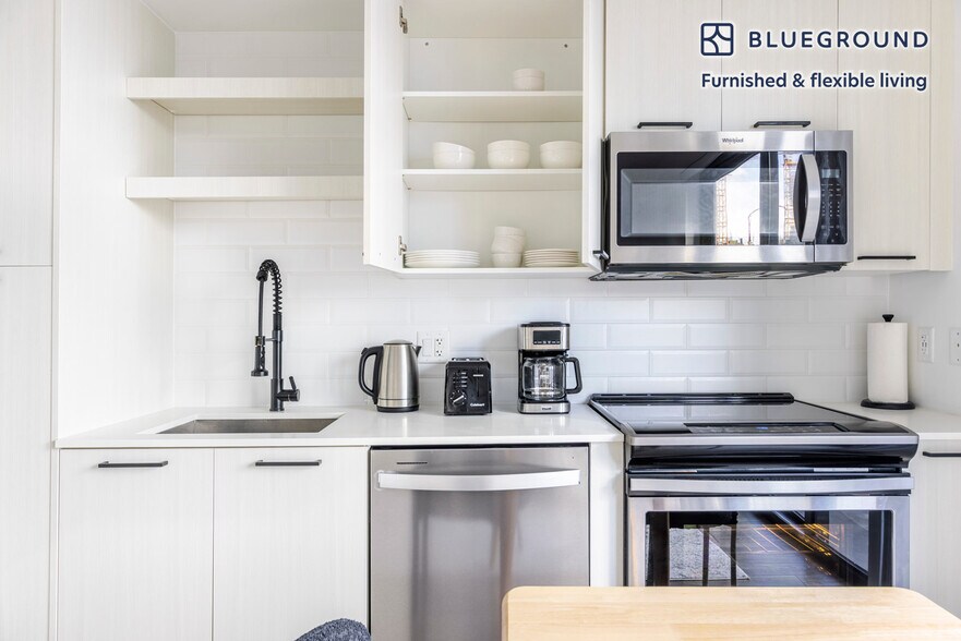 Building Photo - 221 SW 12th St