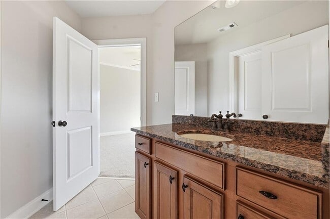 Building Photo - 6437 Blue Water Dr