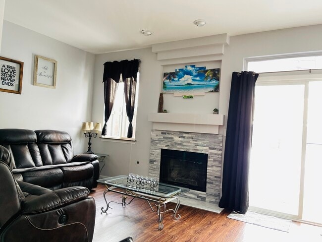 Building Photo - 1385 Redbridge Ct