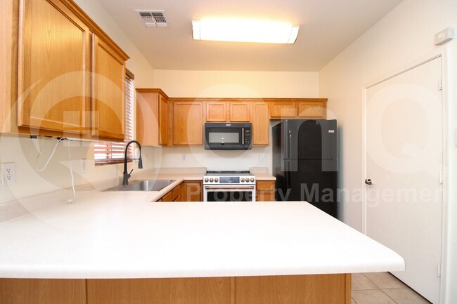 Building Photo - 2300 E Magma Rd