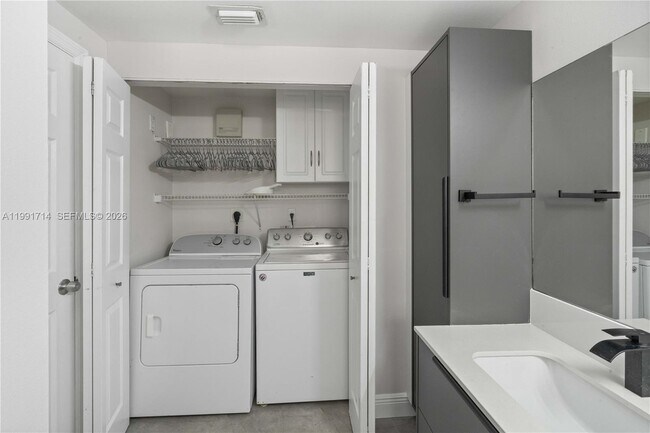 Building Photo - 2120 W Preserve Way