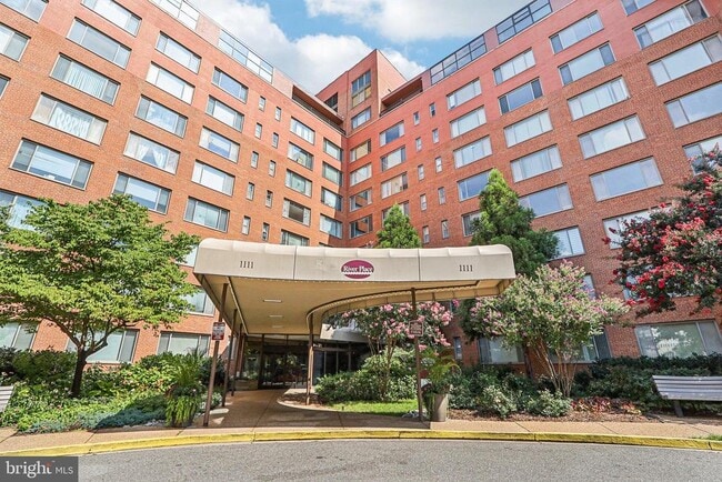 Building Photo - 1111 Arlington Blvd