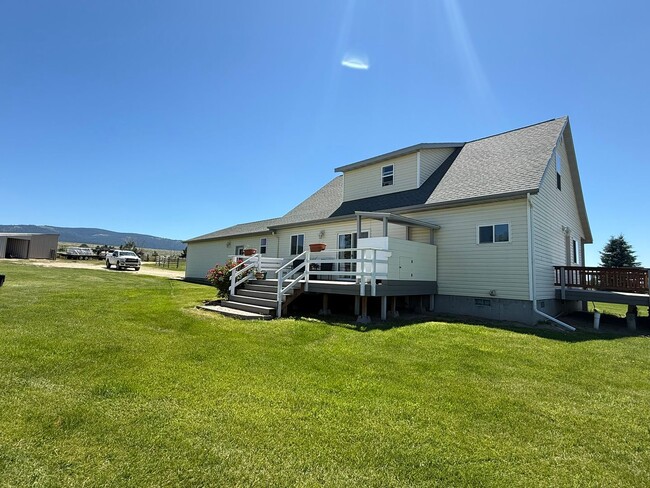 Building Photo - Dream Stevensville Horse Property on 8 acres