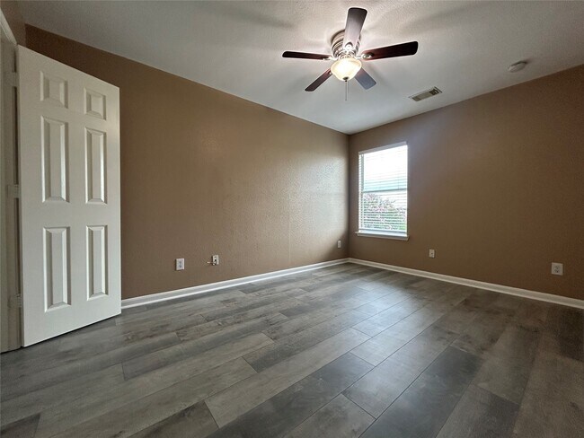 Building Photo - 6139 Springbrook Garden Ln