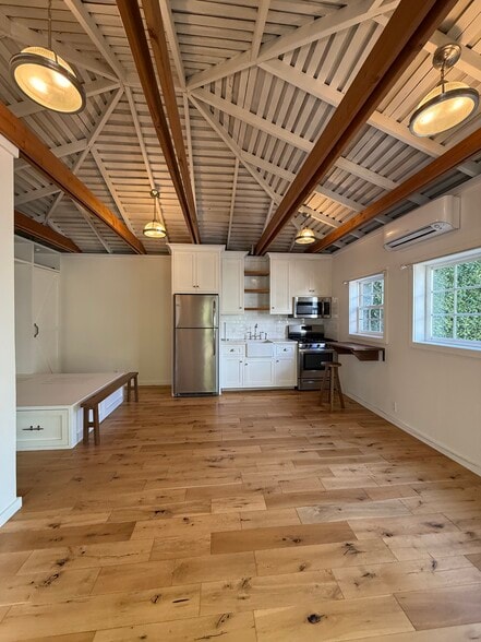 Building Photo - 2902 Ocean Ave