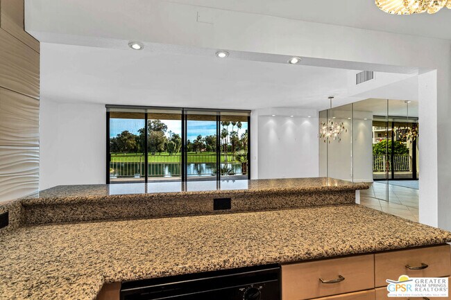 Building Photo - 910 Island Dr