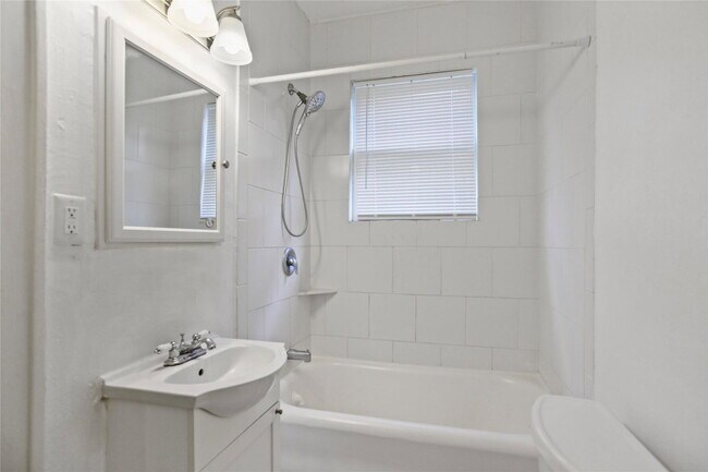 Building Photo - 3719 Audubon Pl