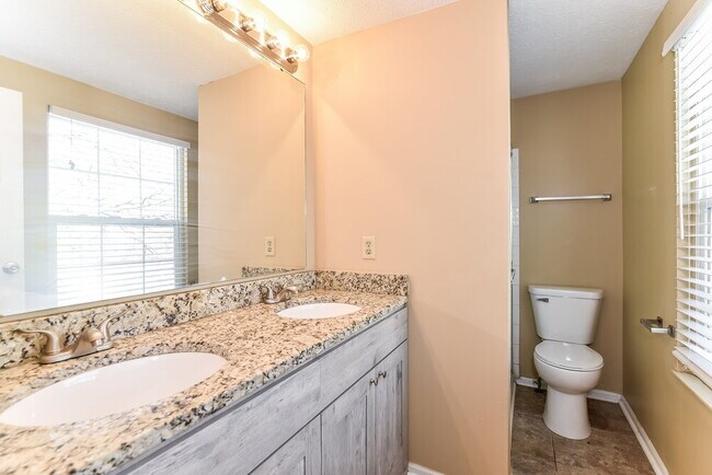 Building Photo - 7551 Rogers Dr