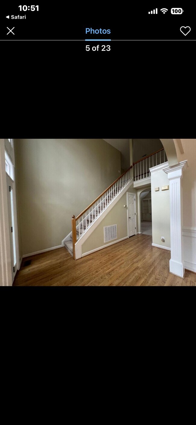 Building Photo - 809 Barneswyck Dr