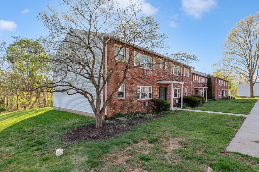Building Photo - Parkside Apartments