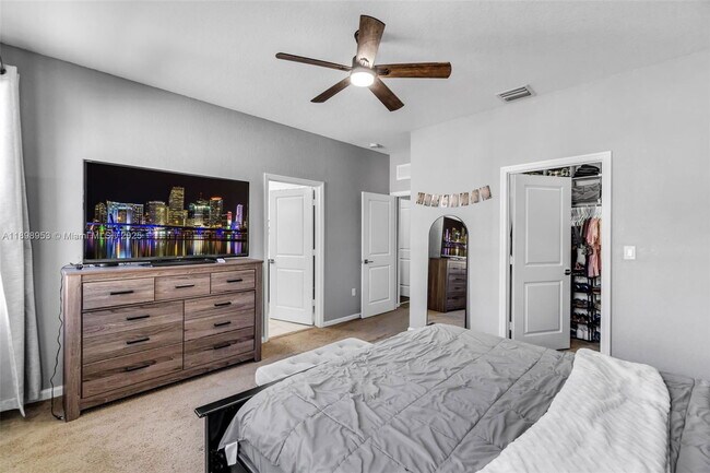 Building Photo - 1429 SE 23rd Terrace