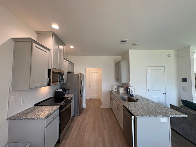 Building Photo - 248 Buckingham Dr
