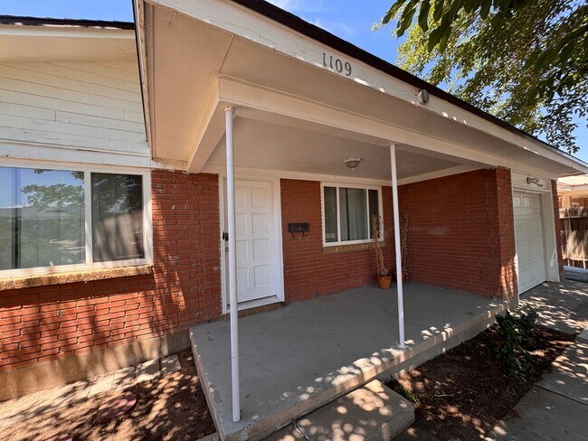 Building Photo - Beautiful 3 bedroom 2 bath home.