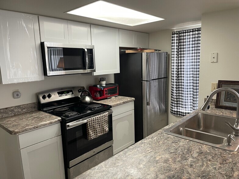 Primary Photo - 2489 Sweetwater Club Cir